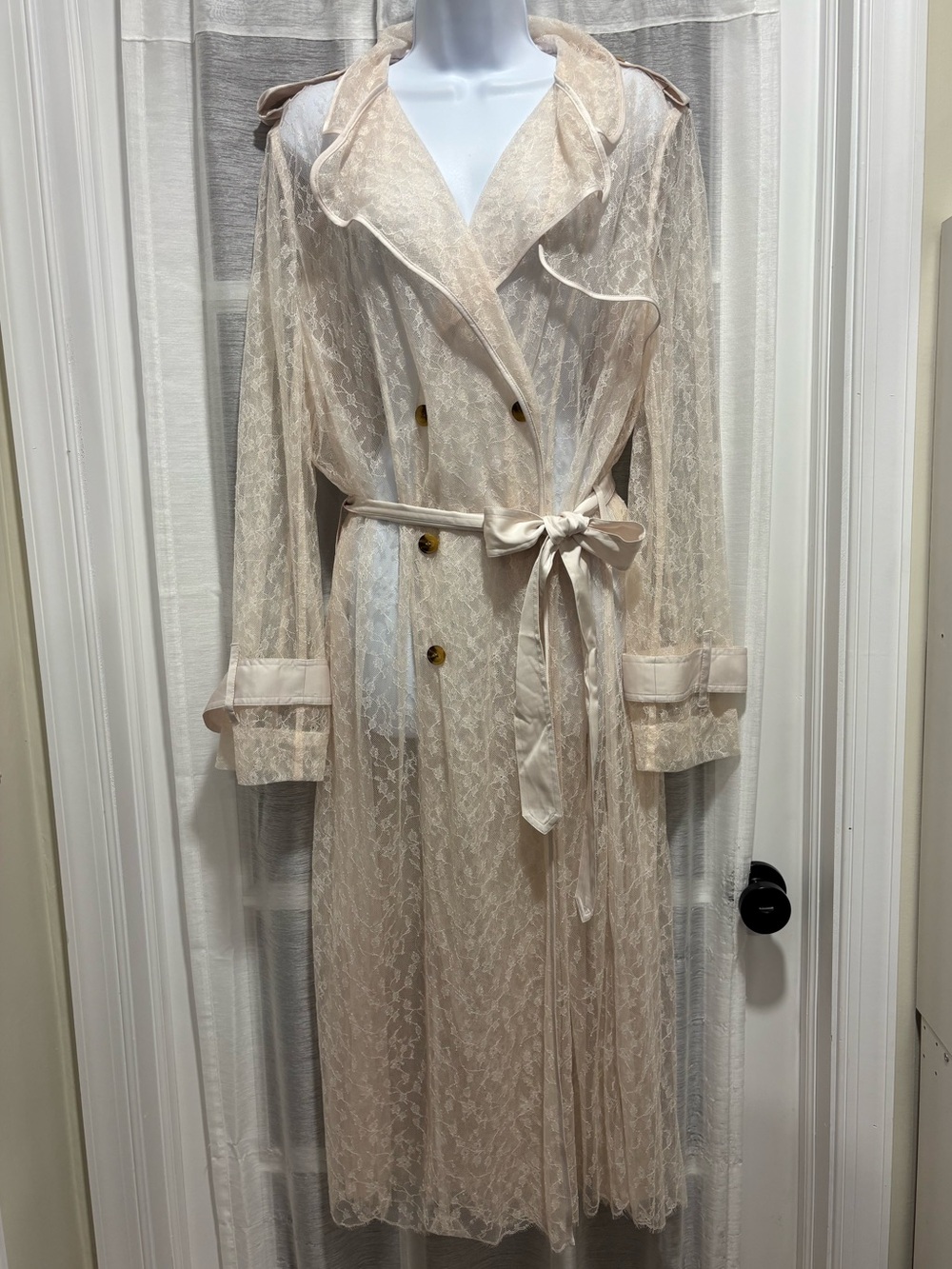 NWT Victoria’s Secret Sheer Lace Trench Coat M/L Medium Large Blush Pink Cream